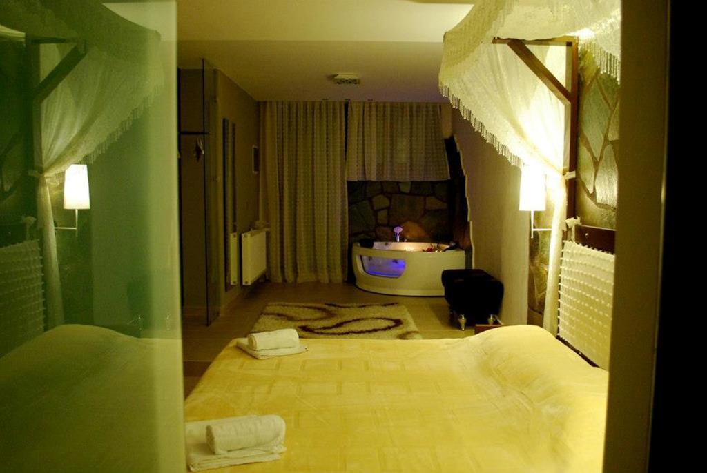 Hotel Konaki Arnaia Exteriör bild